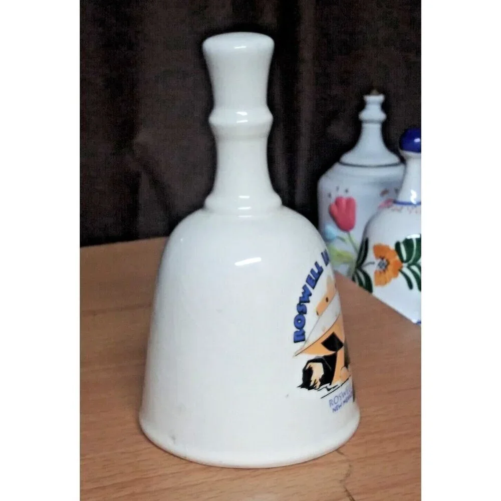 1947 Roswell UFO Incident souvenir Dinner bell ceramic spaceship alien graphic